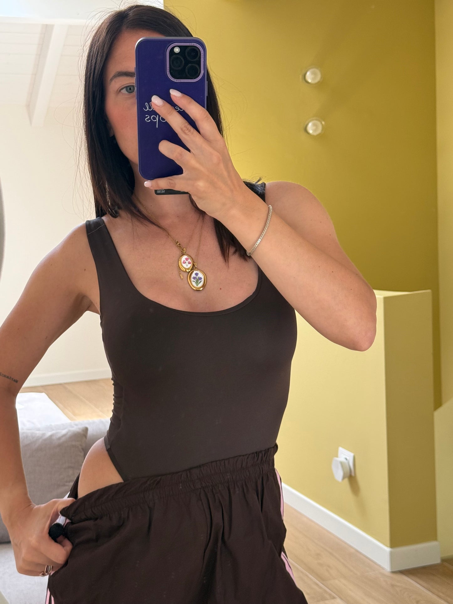BODY-marrone